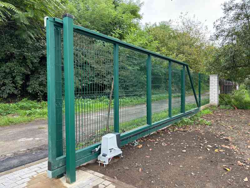 Ploty, oplocení, nádrže na dešťovou vodu - foto 7