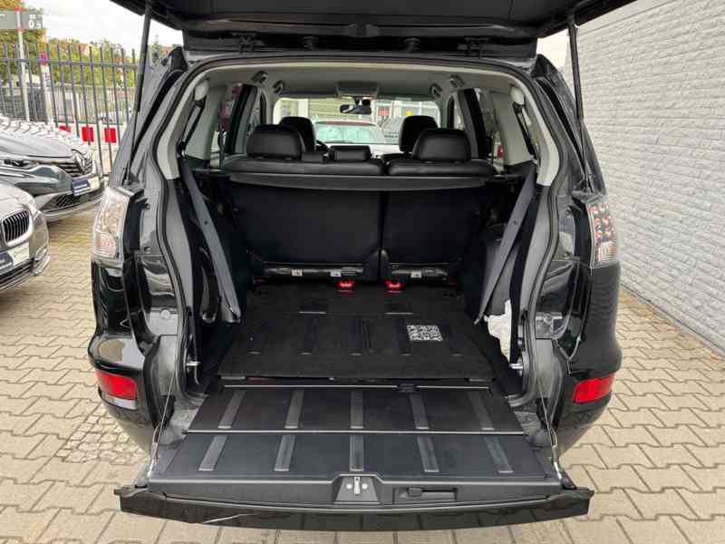 Mitsubishi Outlander Instyle2,2 DI-D 7míst 130kw - foto 10