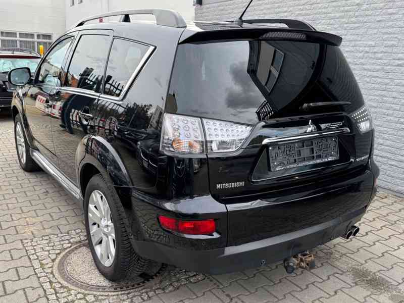 Mitsubishi Outlander Instyle2,2 DI-D 7míst 130kw - foto 7