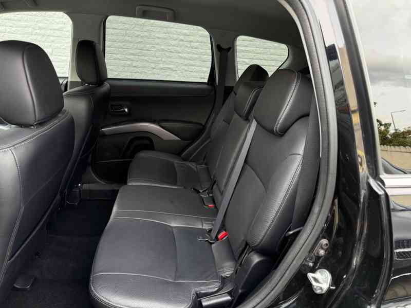 Mitsubishi Outlander Instyle2,2 DI-D 7míst 130kw - foto 6