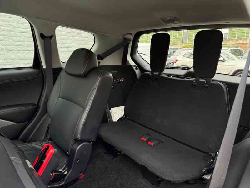 Mitsubishi Outlander Instyle2,2 DI-D 7míst 130kw - foto 28