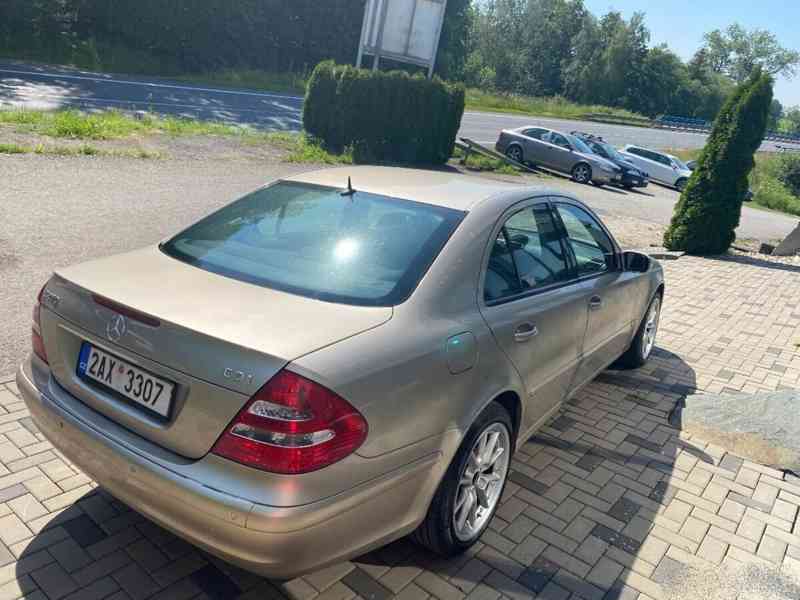 Mercedes-Benz E 270 CDI - foto 7