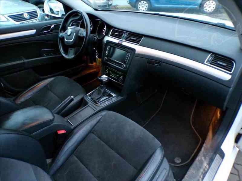 Škoda Superb 2,0 TSI 147kW CZ DSG ELEGANCE - foto 13