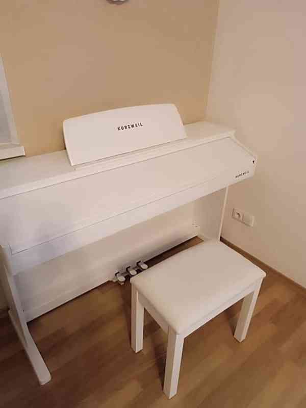 Bílé elektrické piano  - foto 2