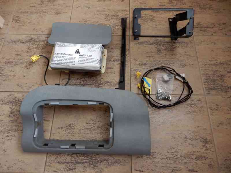 Airbag spolujezdce Felicia - foto 2