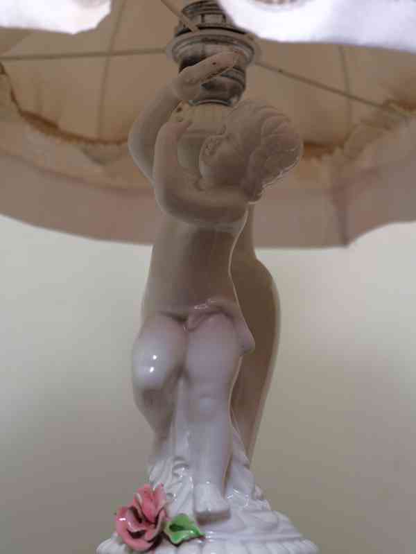 Italská porcelánová lampička s látkovým stínidlem - foto 2