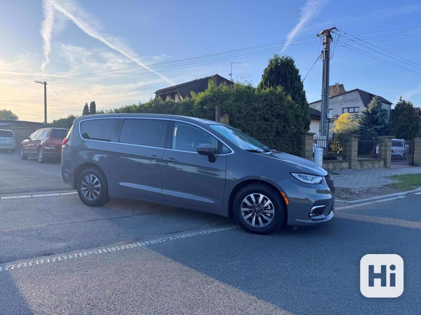 Chrysler Pacifica 3.6 Hybride RU Radar Limit 2023 - foto 1