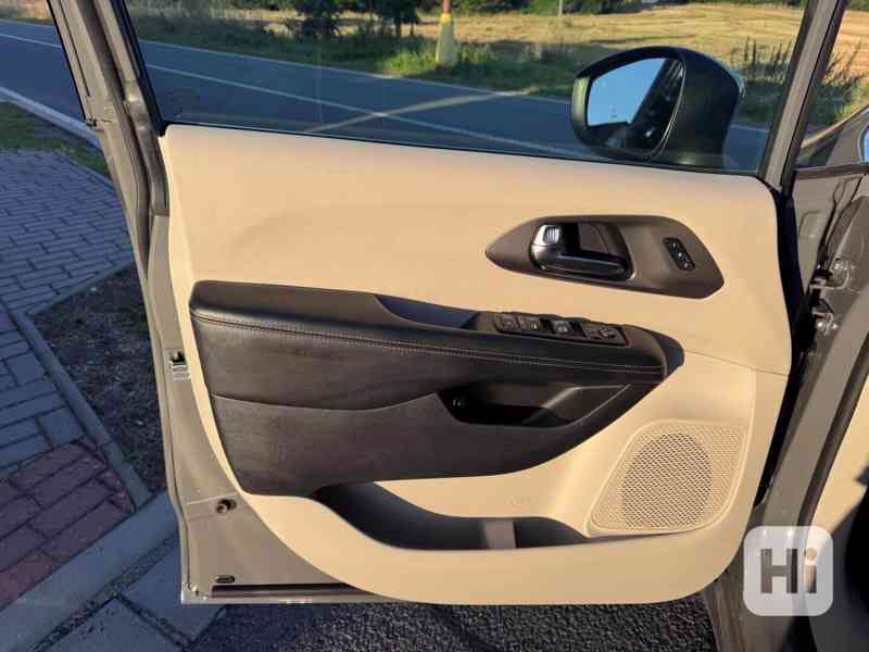 Chrysler Pacifica 3.6 Hybride RU Radar Limit 2023 - foto 14