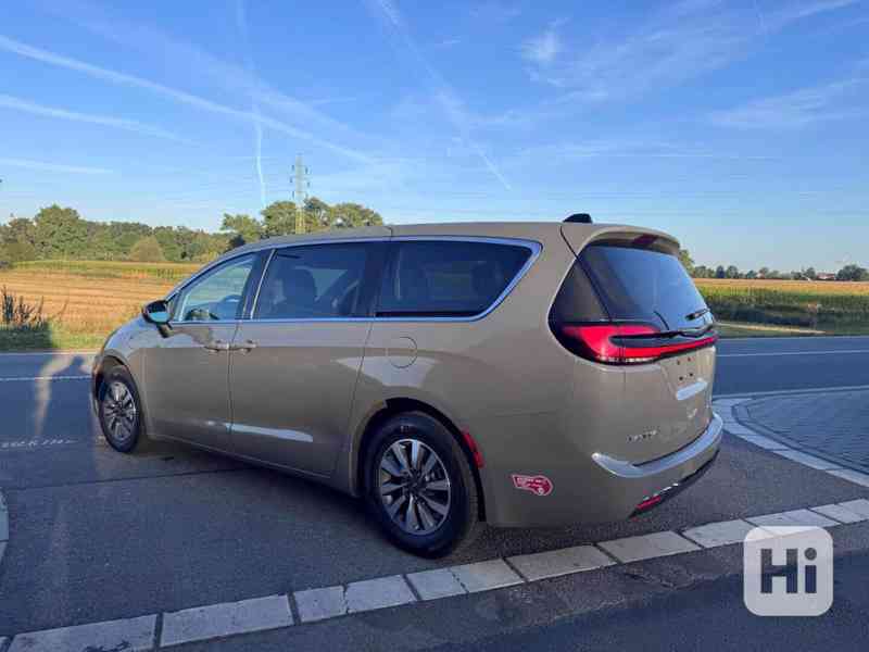 Chrysler Pacifica 3.6 Hybride RU Radar Limit 2023 - foto 3