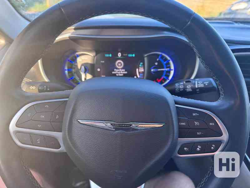Chrysler Pacifica 3.6 Hybride RU Radar Limit 2023 - foto 18