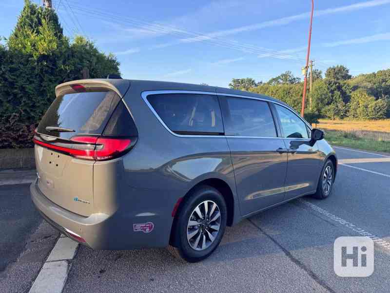 Chrysler Pacifica 3.6 Hybride RU Radar Limit 2023 - foto 4