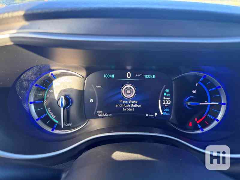 Chrysler Pacifica 3.6 Hybride RU Radar Limit 2023 - foto 16
