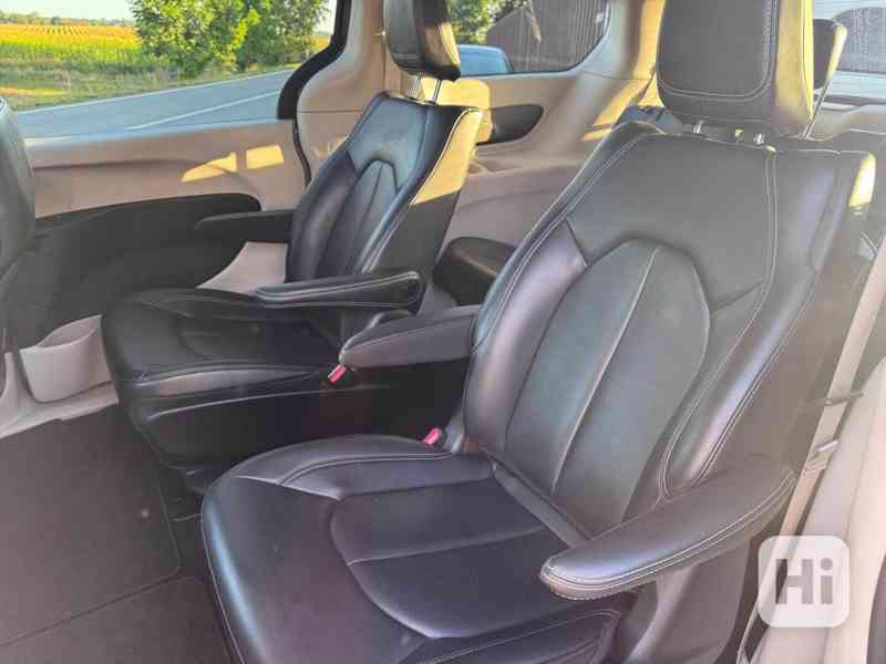 Chrysler Pacifica 3.6 Hybride RU Radar Limit 2023 - foto 12