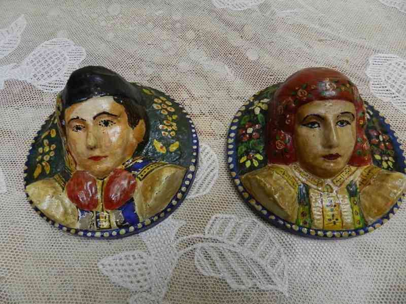 Párové malované keramické obrázky na zeď Šohaj a Děvčica
