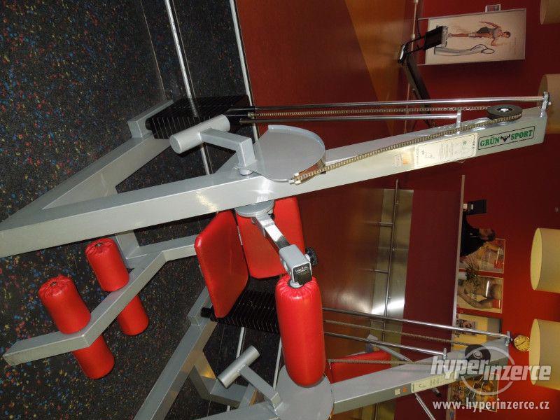 Stroje a nářadí z fitness centra - foto 1
