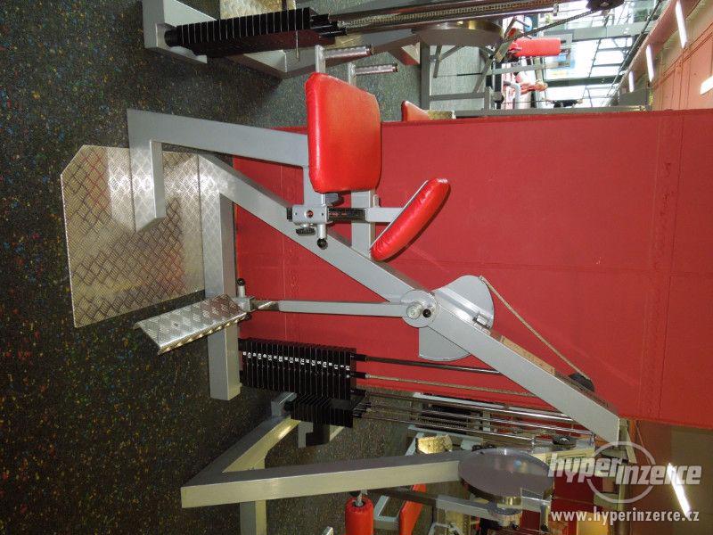 Stroje a nářadí z fitness centra - foto 4
