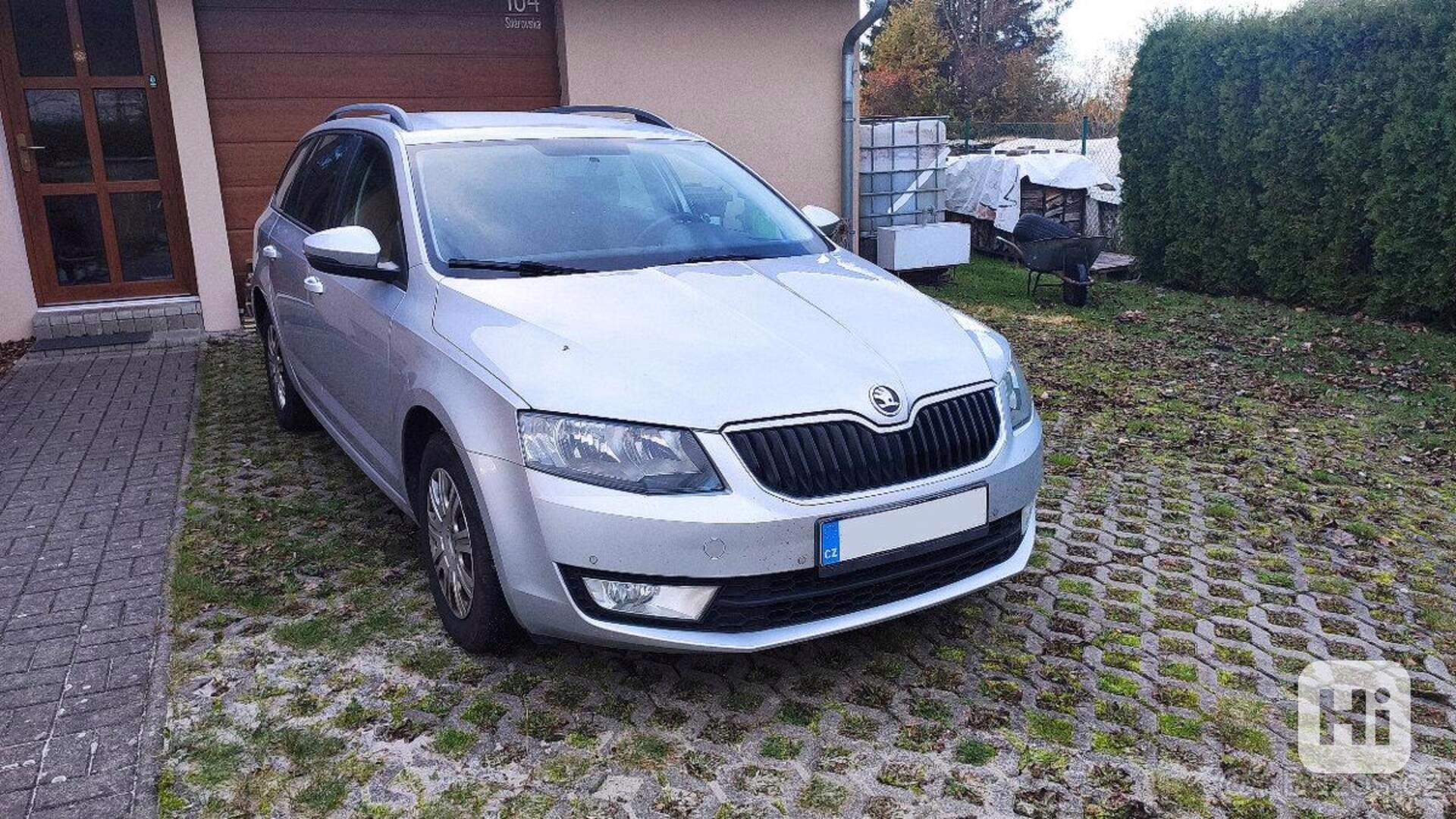 Škoda Octavia 2,0   3 - foto 1