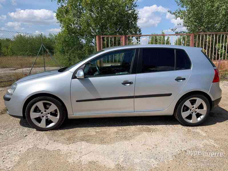 Volkswagen Golf V 1.6 FSI - foto 1