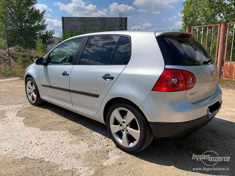 Volkswagen Golf V 1.6 FSI - foto 2