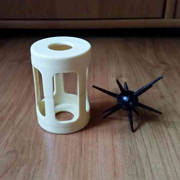 Ježek v kleci (Foglar) 4x + lodička ČERVENÁČKA - foto 4