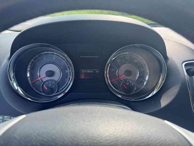 Chrysler Town Country 3,6 RT DVD Stown Kůže 2014 - foto 17