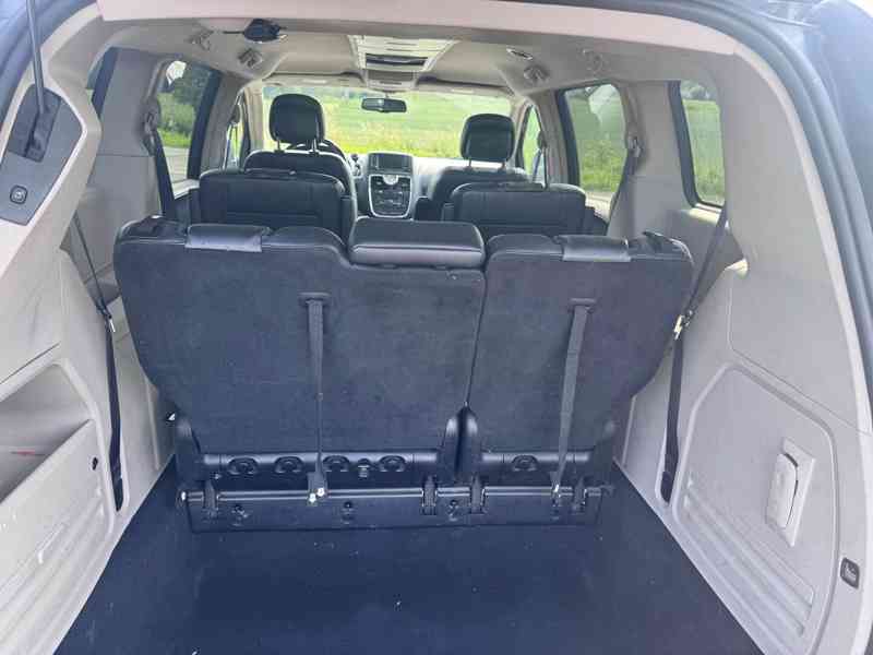 Chrysler Town Country 3,6 RT DVD Stown Kůže 2014 - foto 7