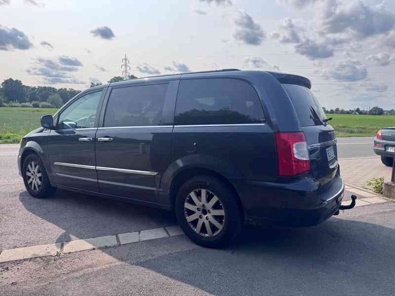 Chrysler Town Country 3,6 RT DVD Stown Kůže 2014 - foto 3