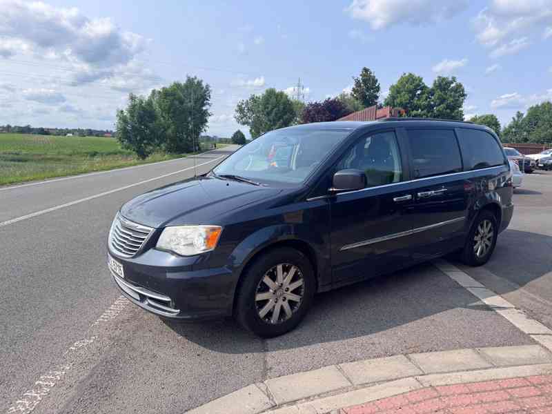Chrysler Town Country 3,6 RT DVD Stown Kůže 2014 - foto 2
