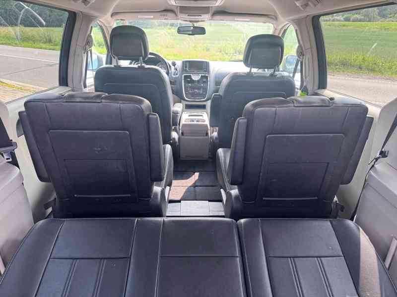 Chrysler Town Country 3,6 RT DVD Stown Kůže 2014 - foto 8