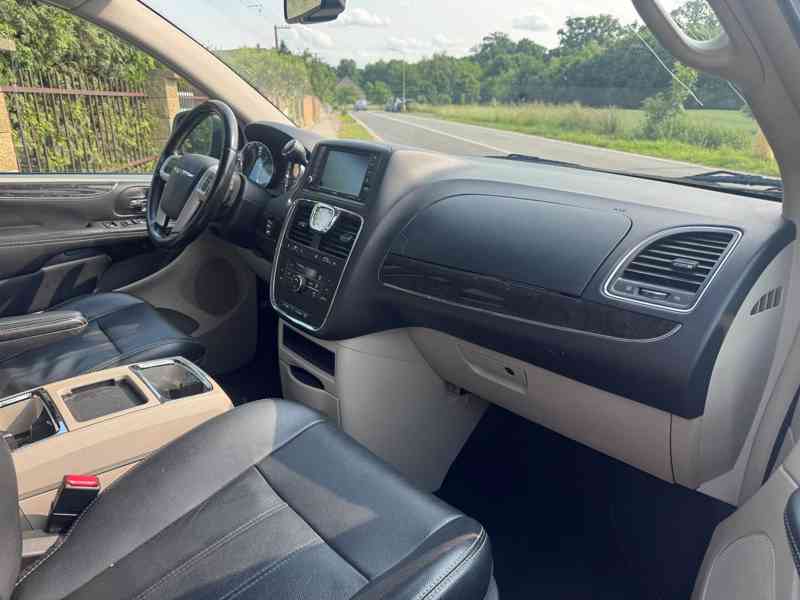 Chrysler Town Country 3,6 RT DVD Stown Kůže 2014 - foto 10