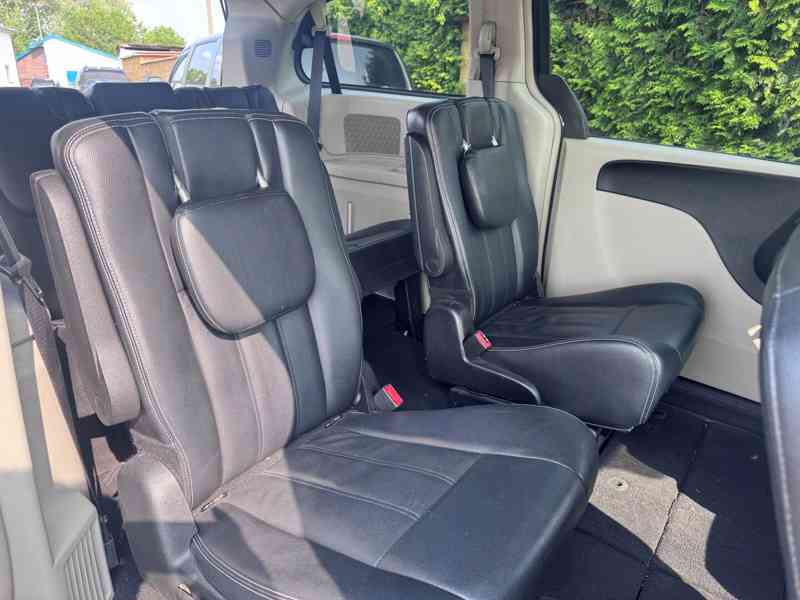 Chrysler Town Country 3,6 RT DVD Stown Kůže 2014 - foto 9