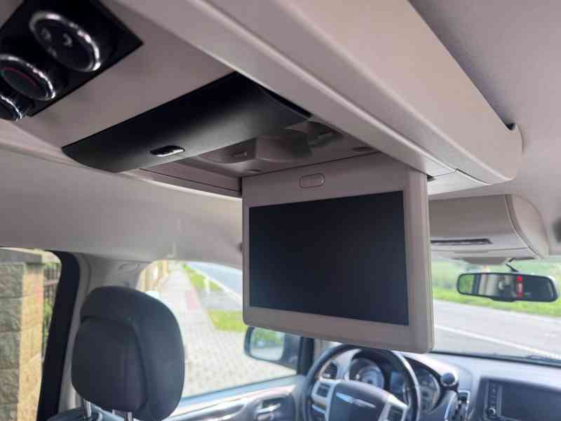 Chrysler Town Country 3,6 RT DVD Stown Kůže 2014 - foto 13