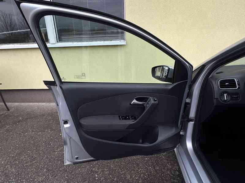 Volkswagen Polo 1.4MPi 63kW/Klima/1MAJ - foto 11