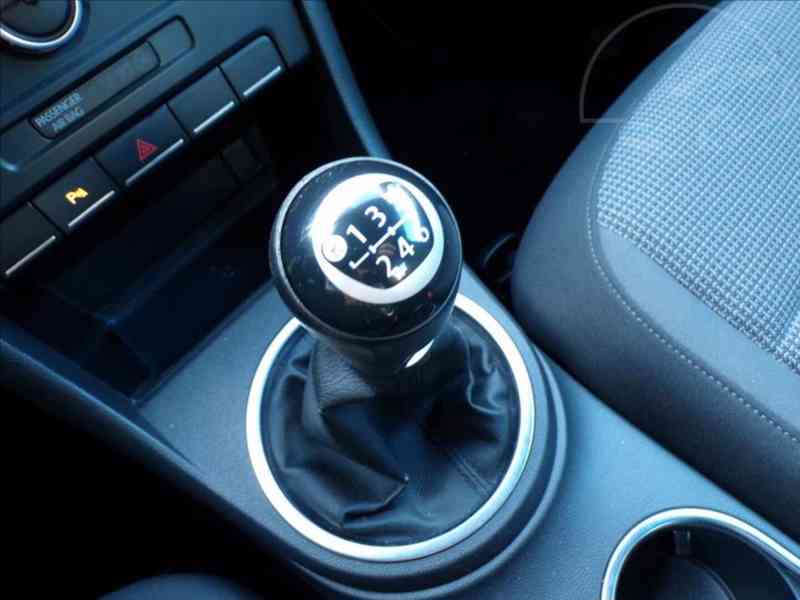 Volkswagen New Beetle 1,2 TSI - foto 8