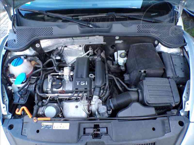 Volkswagen New Beetle 1,2 TSI - foto 15
