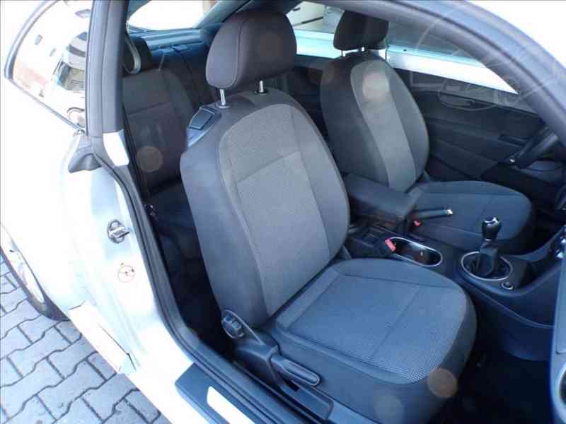 Volkswagen New Beetle 1,2 TSI - foto 14