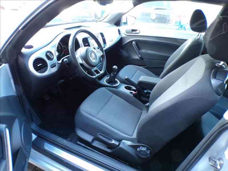 Volkswagen New Beetle 1,2 TSI - foto 9