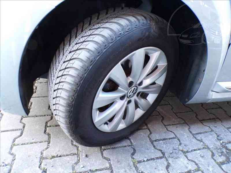Volkswagen New Beetle 1,2 TSI - foto 16