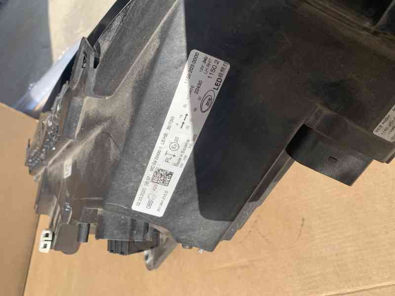 svetlo skoda superb 3 III lift svetla xenony - foto 35
