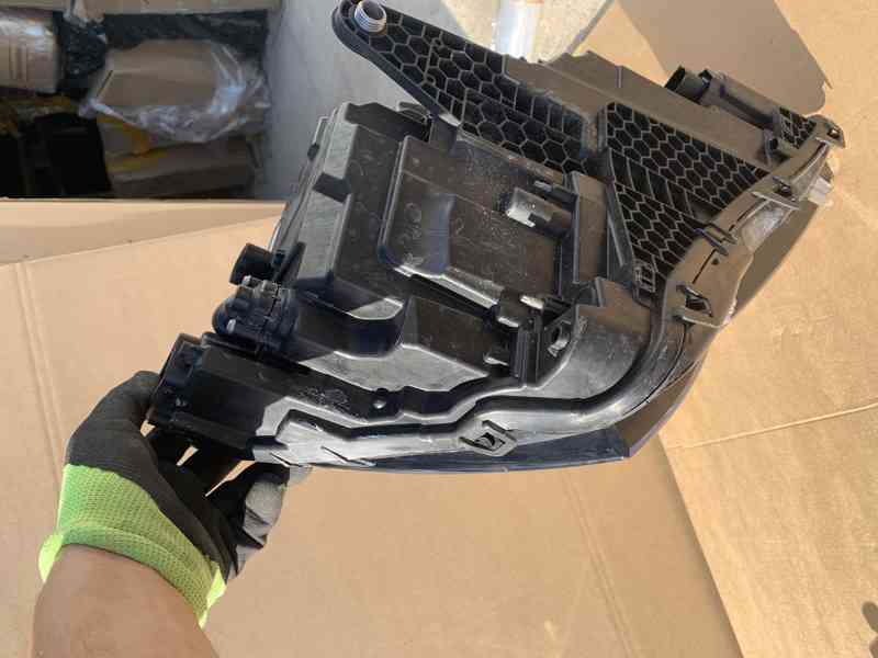 svetlo skoda superb 3 III lift svetla xenony - foto 38