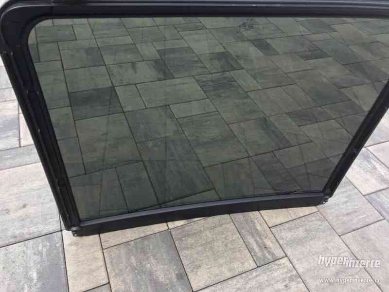 Zadní sklo na panoramatické střešní okno VW Škoda Seat - foto 4