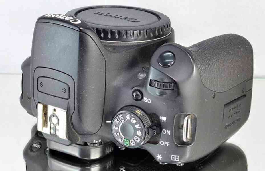 Canon EOS 700D **18 Mpix, Full HD Video*DIGIC 5**37100 exp - foto 4