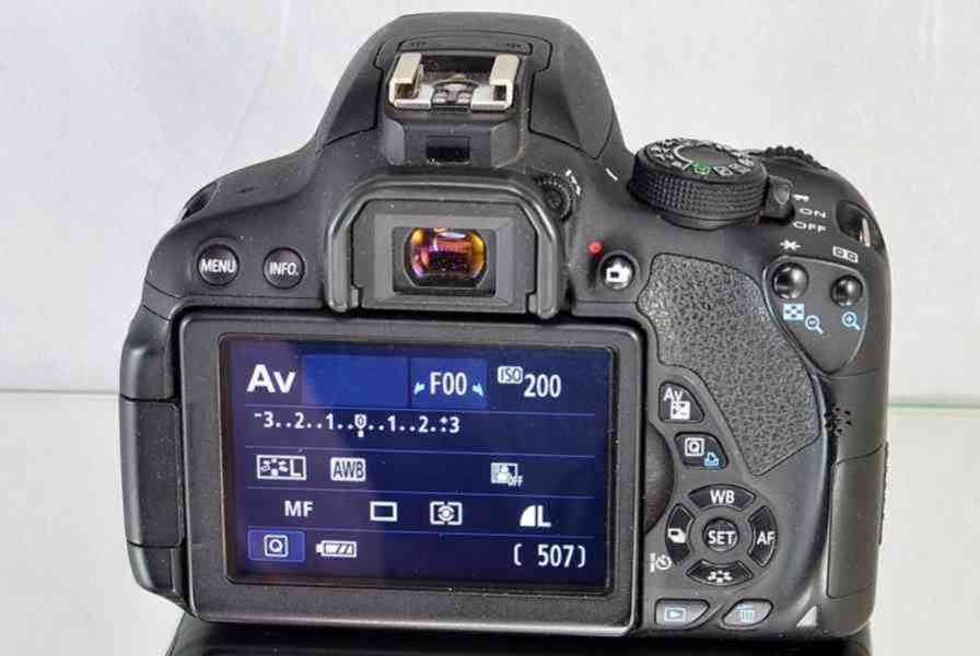 Canon EOS 700D **18 Mpix, Full HD Video*DIGIC 5**37100 exp - foto 7