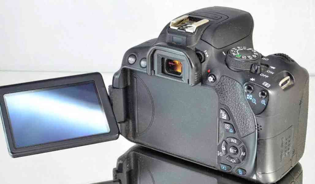 Canon EOS 700D **18 Mpix, Full HD Video*DIGIC 5**37100 exp - foto 6