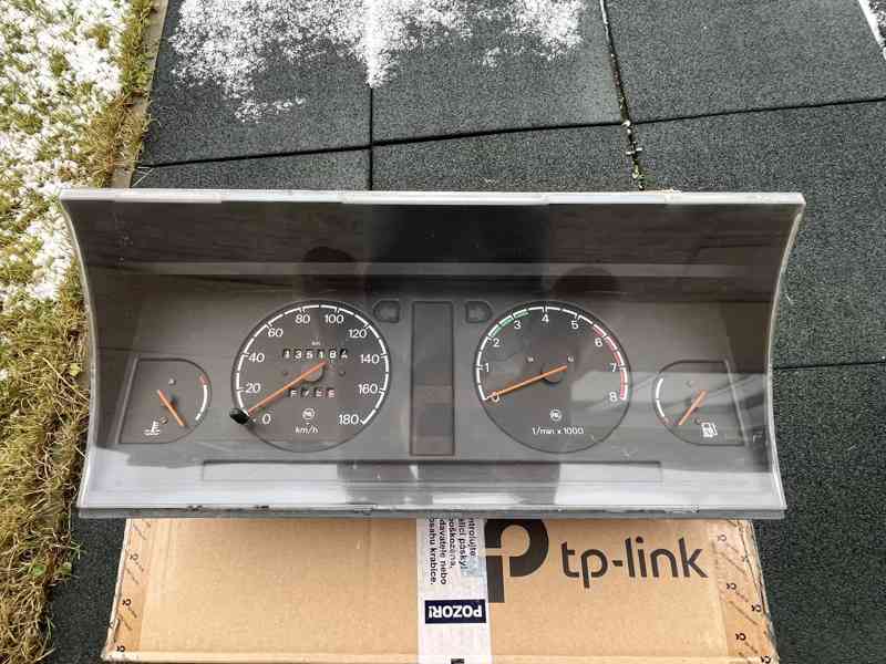 Přístrojovka ŠKODA FAVORIT FORMAN s otáčkoměrem - foto 5