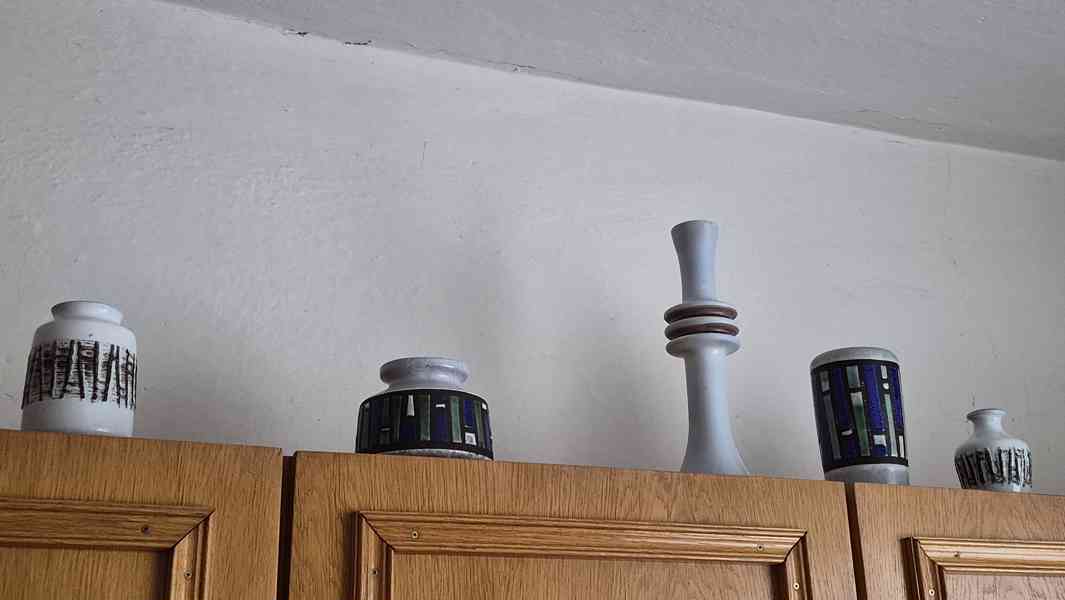 starožitné keramické a hutní sklo vázy - foto 7