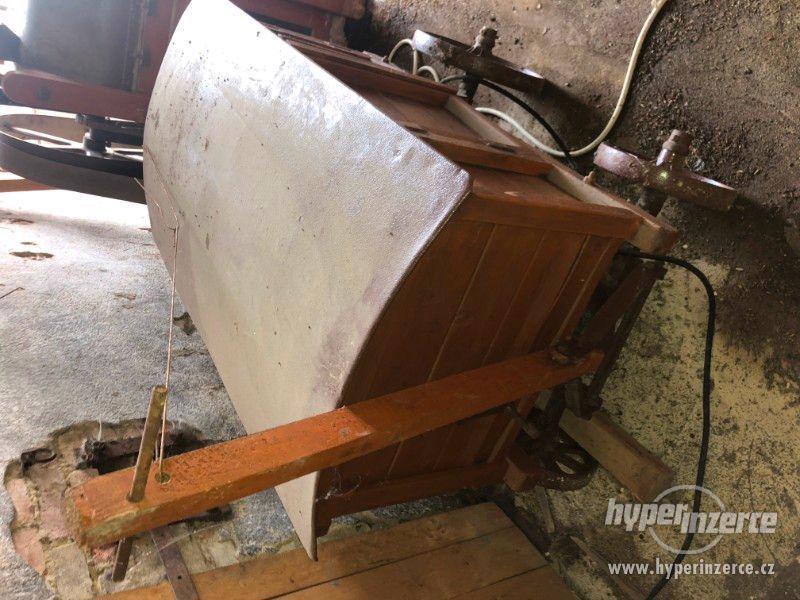 Historický šrotovník s pohonem - foto 5