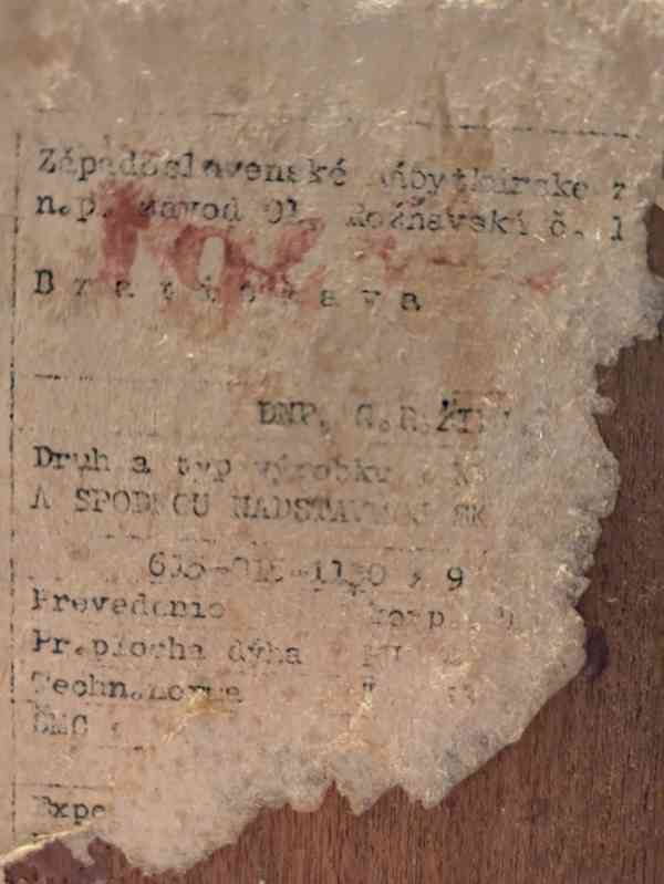 Skříňka s policemi - foto 7