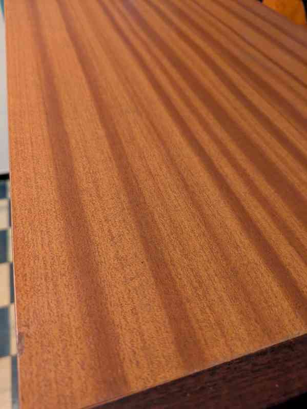 Skříňka s policemi - foto 5