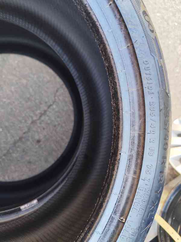 letní pneu 235/40R18 Barum  - foto 2